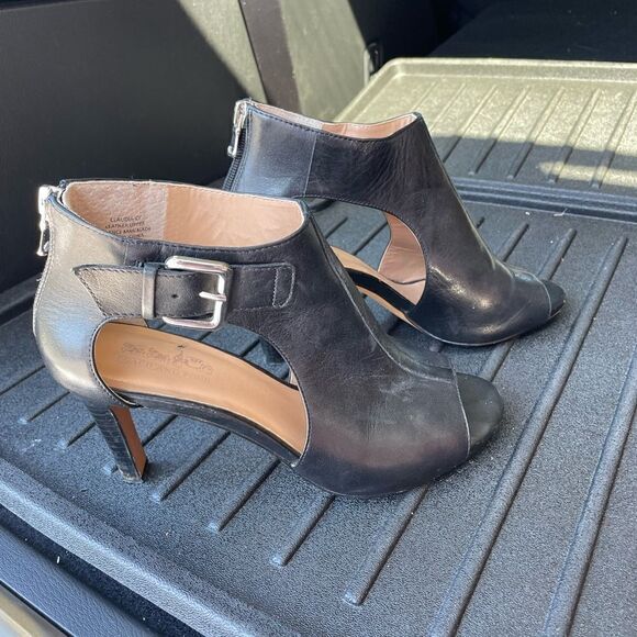 Coach Heels  - Picture 1 of 6